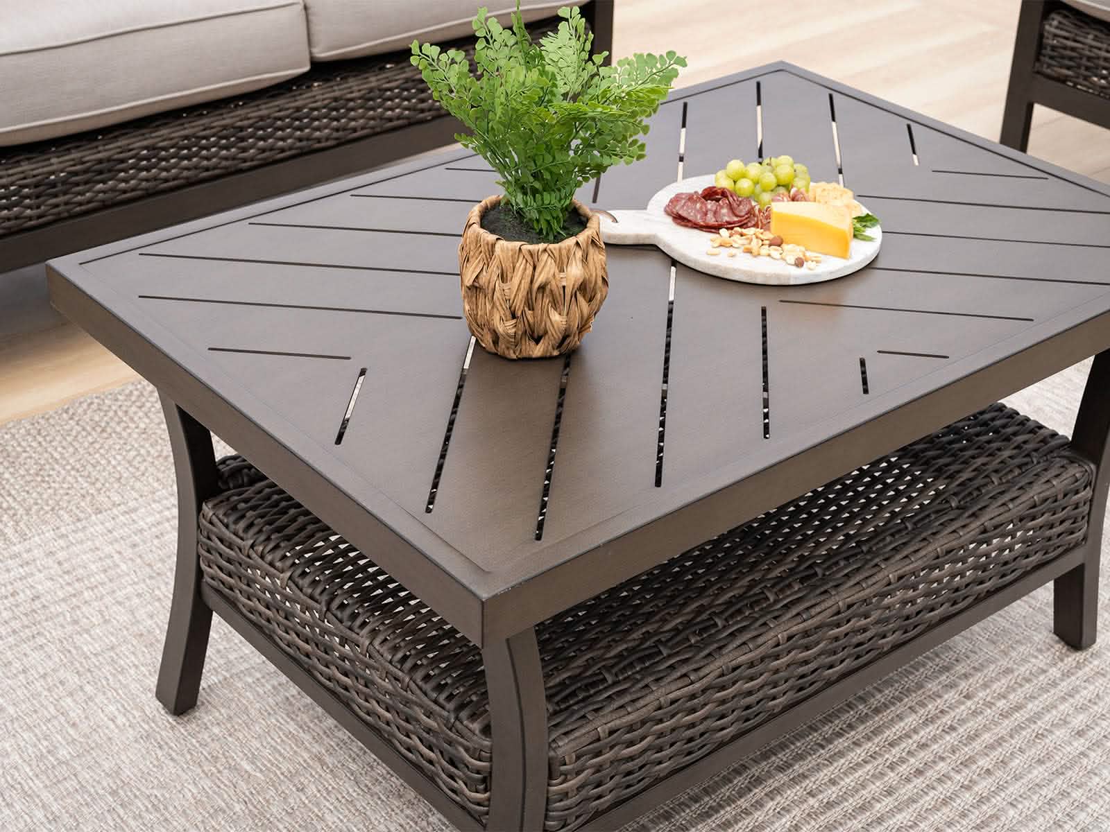 Mesa Centro Trenton Outdoor Cafe