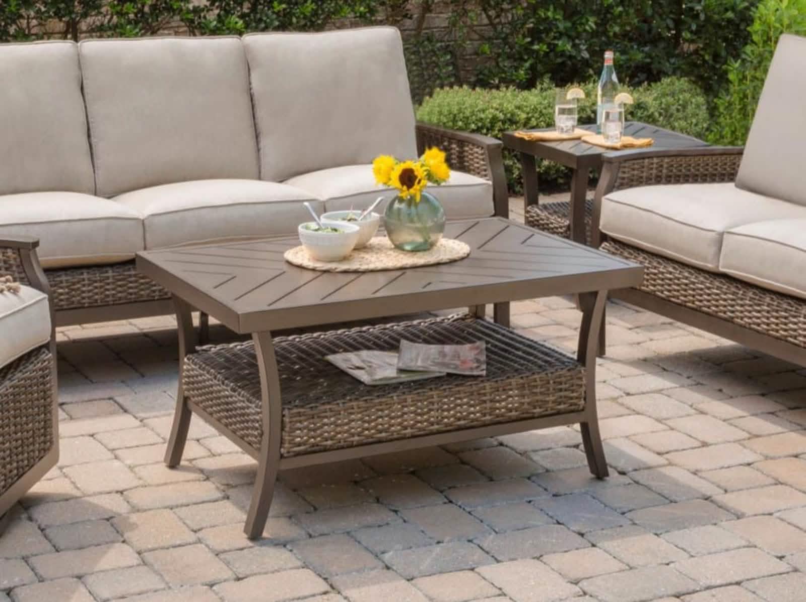 Mesa Centro Trenton Outdoor Cafe