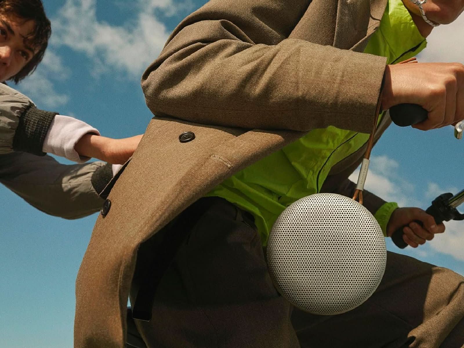 Parlante Portatil Beosound A1 Grey Mist B&O