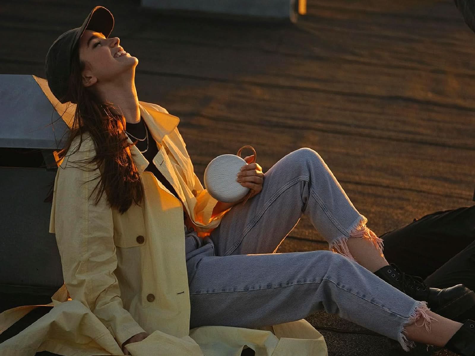 Parlante Portatil Beosound A1 Grey Mist B&O