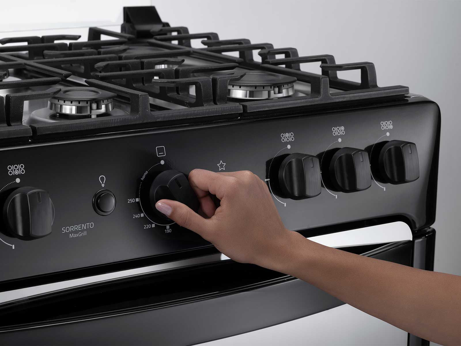 Cocina A Gas Ferrara Maxgrill Zafiro 24" Indurama