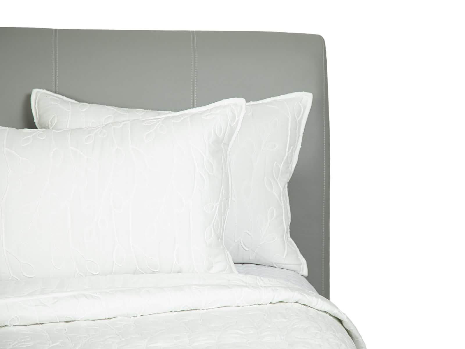 Cubrecama Splendor #Diseño_Hojas Blancas