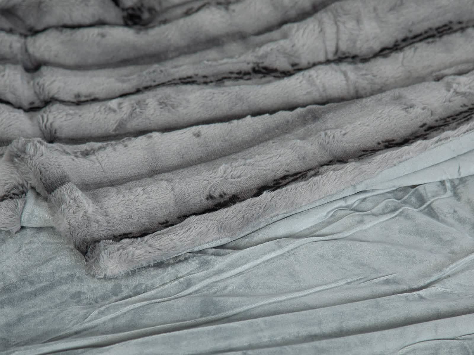 Cubrecama Bishop Gris