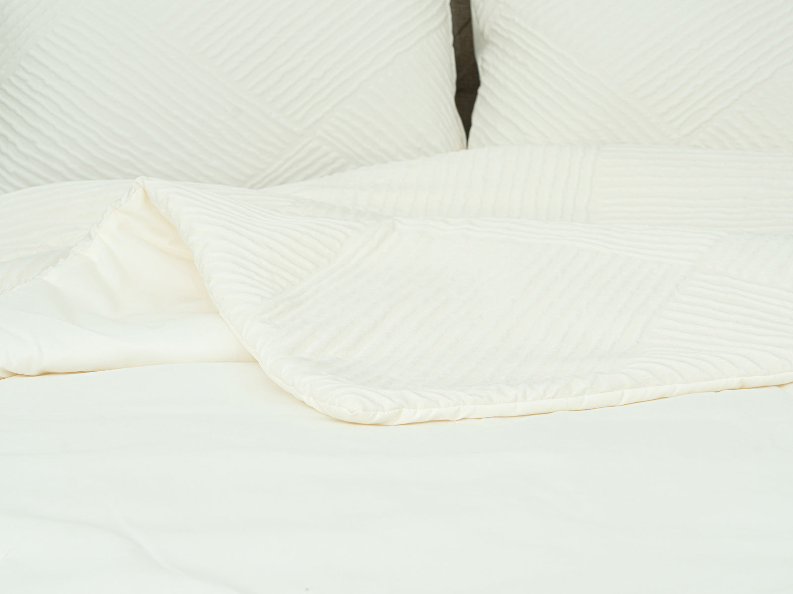 Cubrecama Bennett #Color_Beige