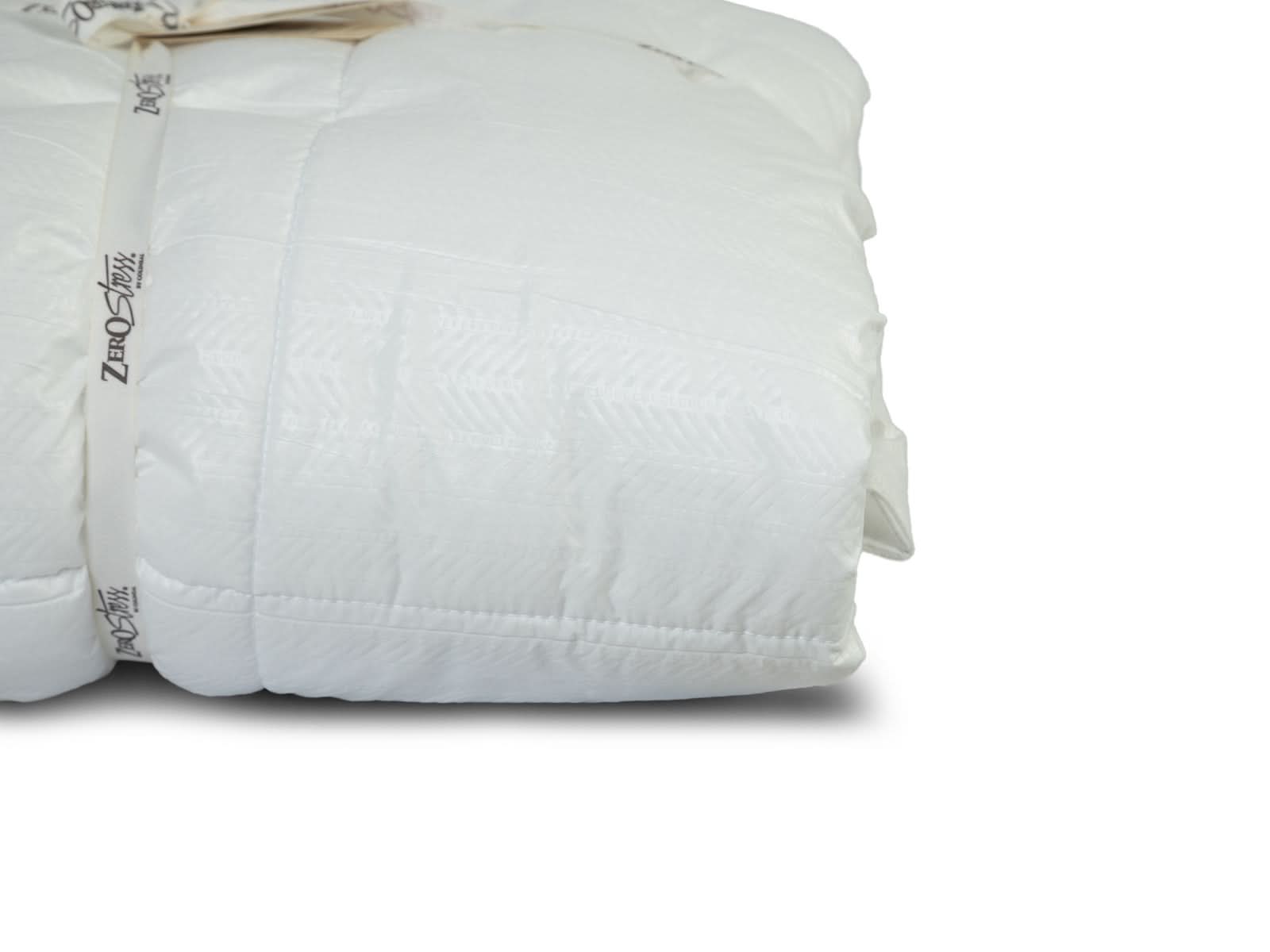 Cubrecama Harper Blanco Lineas