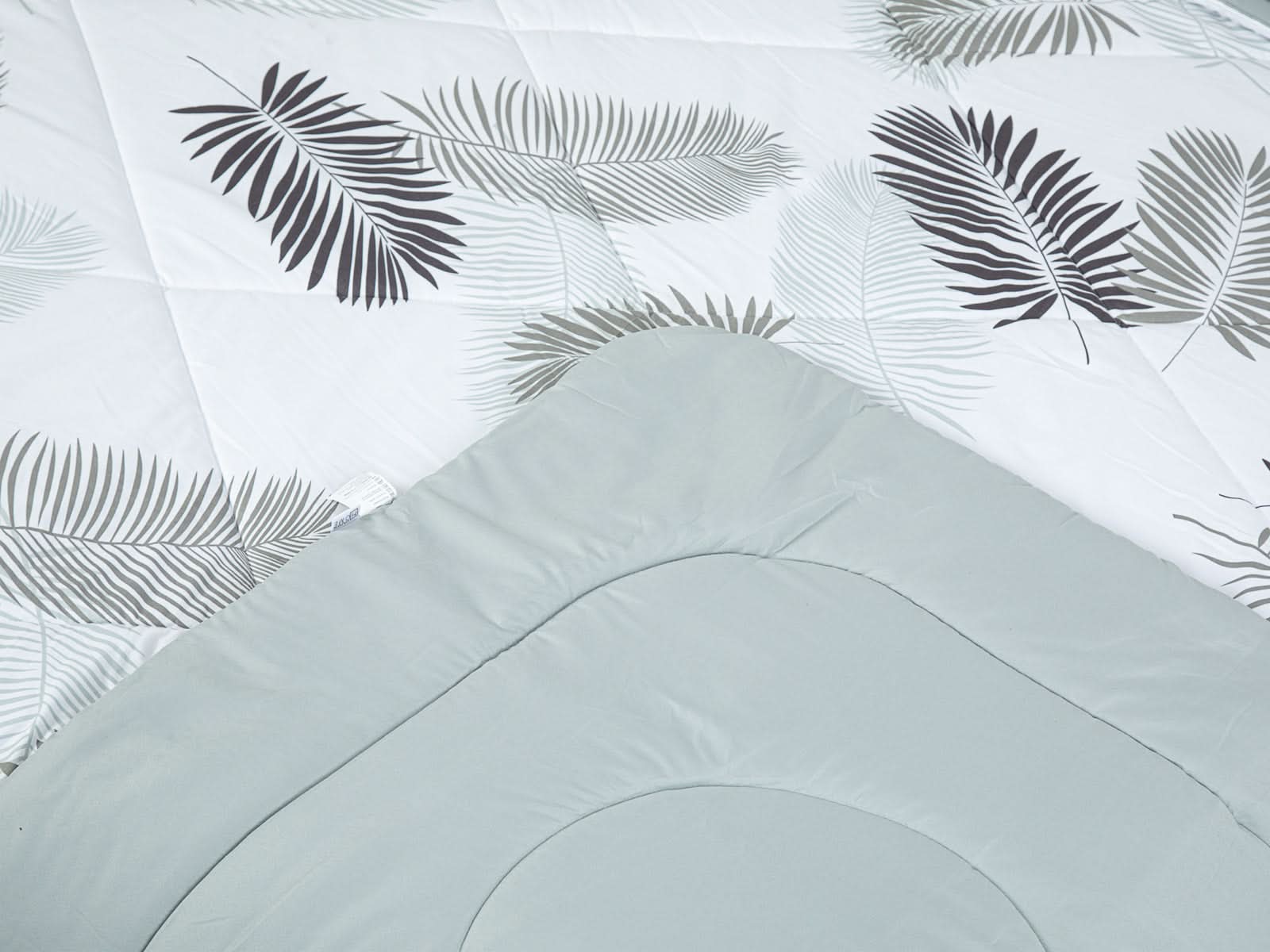 Edredon Abbey Microfibra Blanco Con Hojas