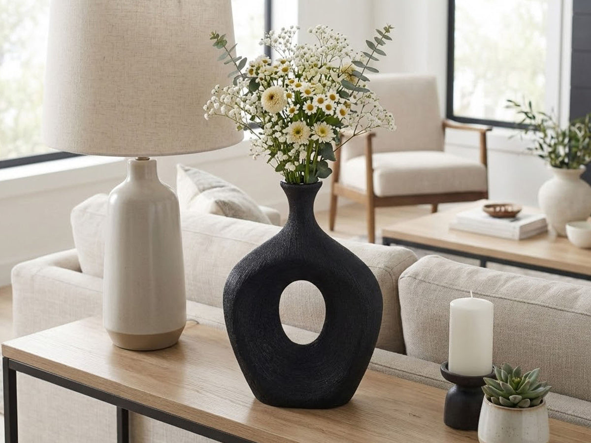 Jarron Negro de Ceramica Calado con Cuentas