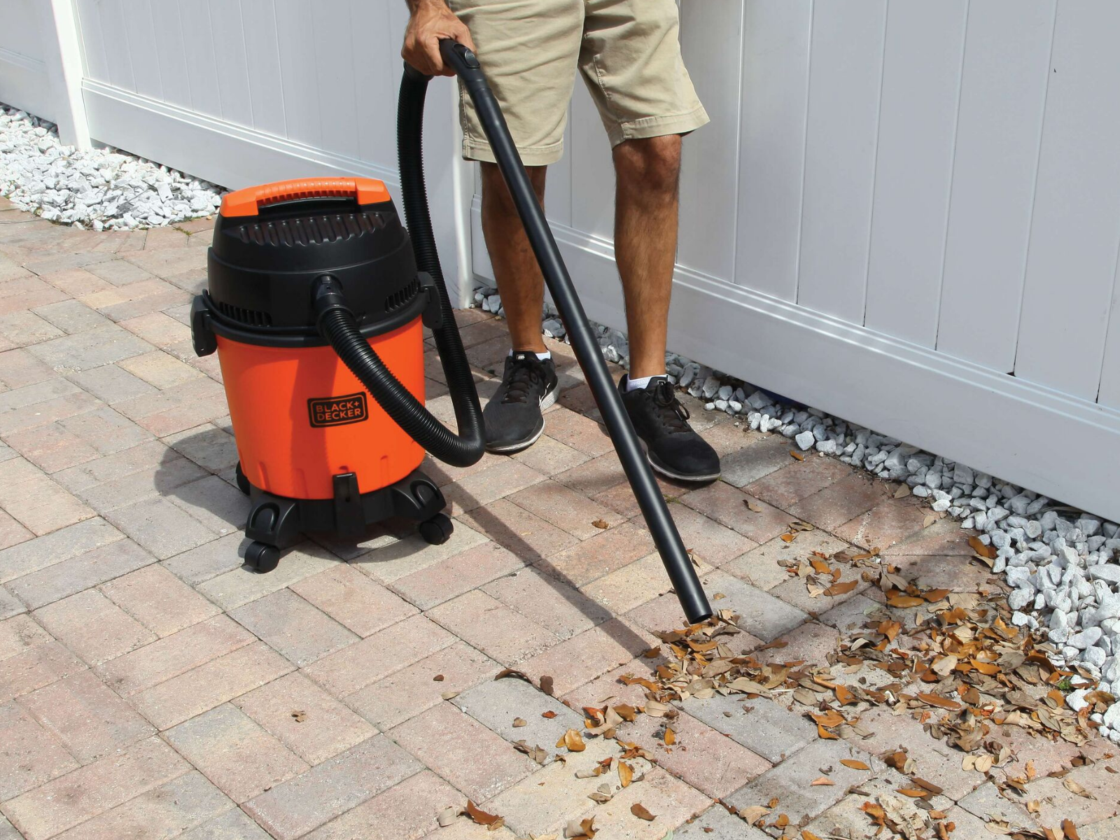Aspiradora Polvo y Agua 20L Black Decker