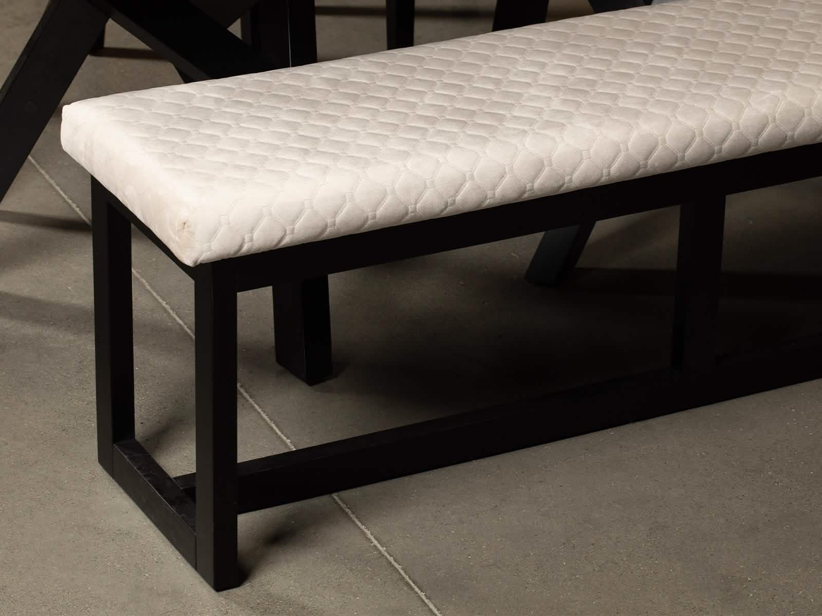 Banco Calabria #Color_FloralWhite"T2200"