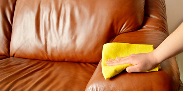Cómo desinfectar un sofá paso a paso