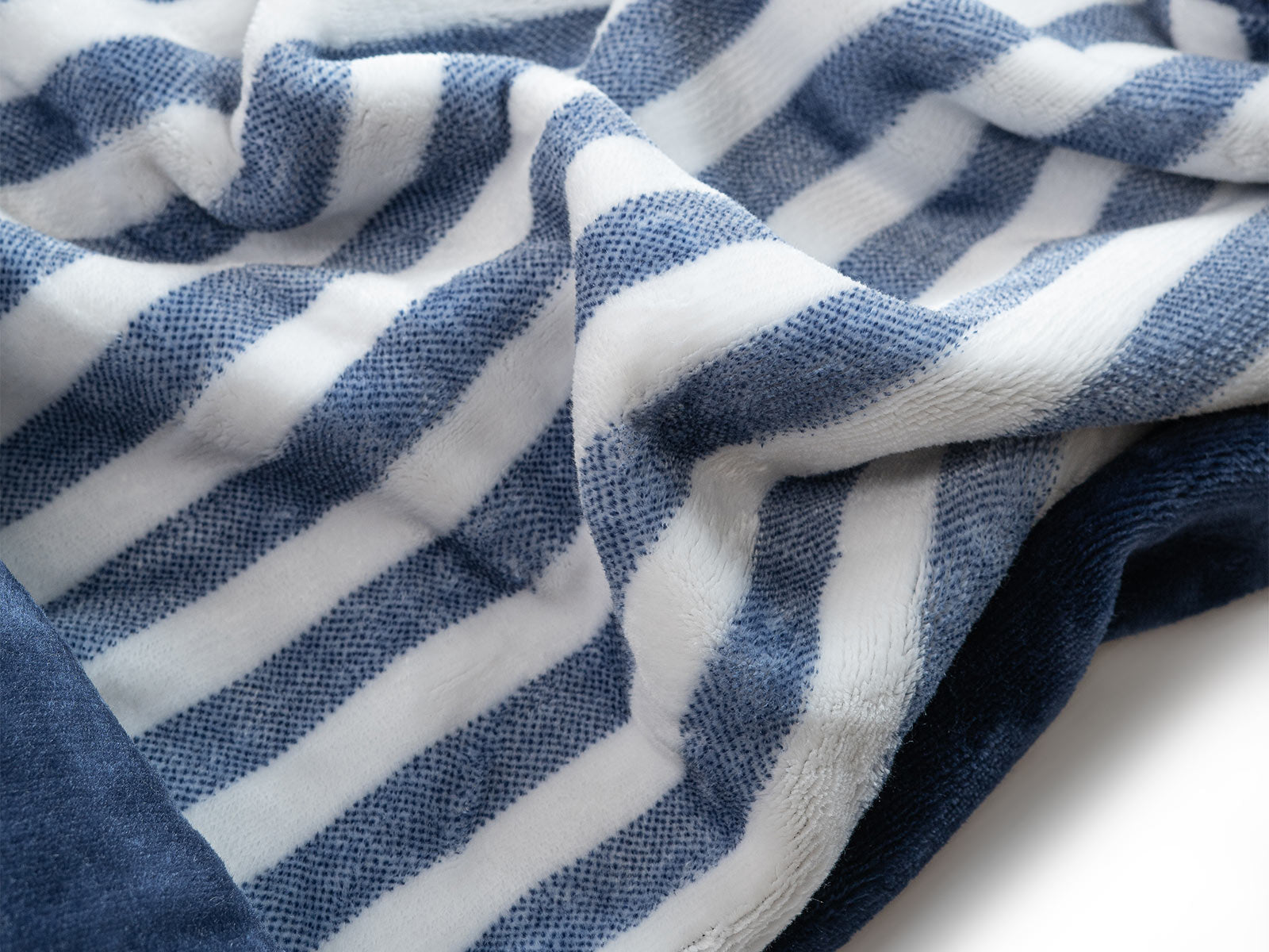 Manta Tommy Hilfiger  #Color_Lineas Azules Blancas