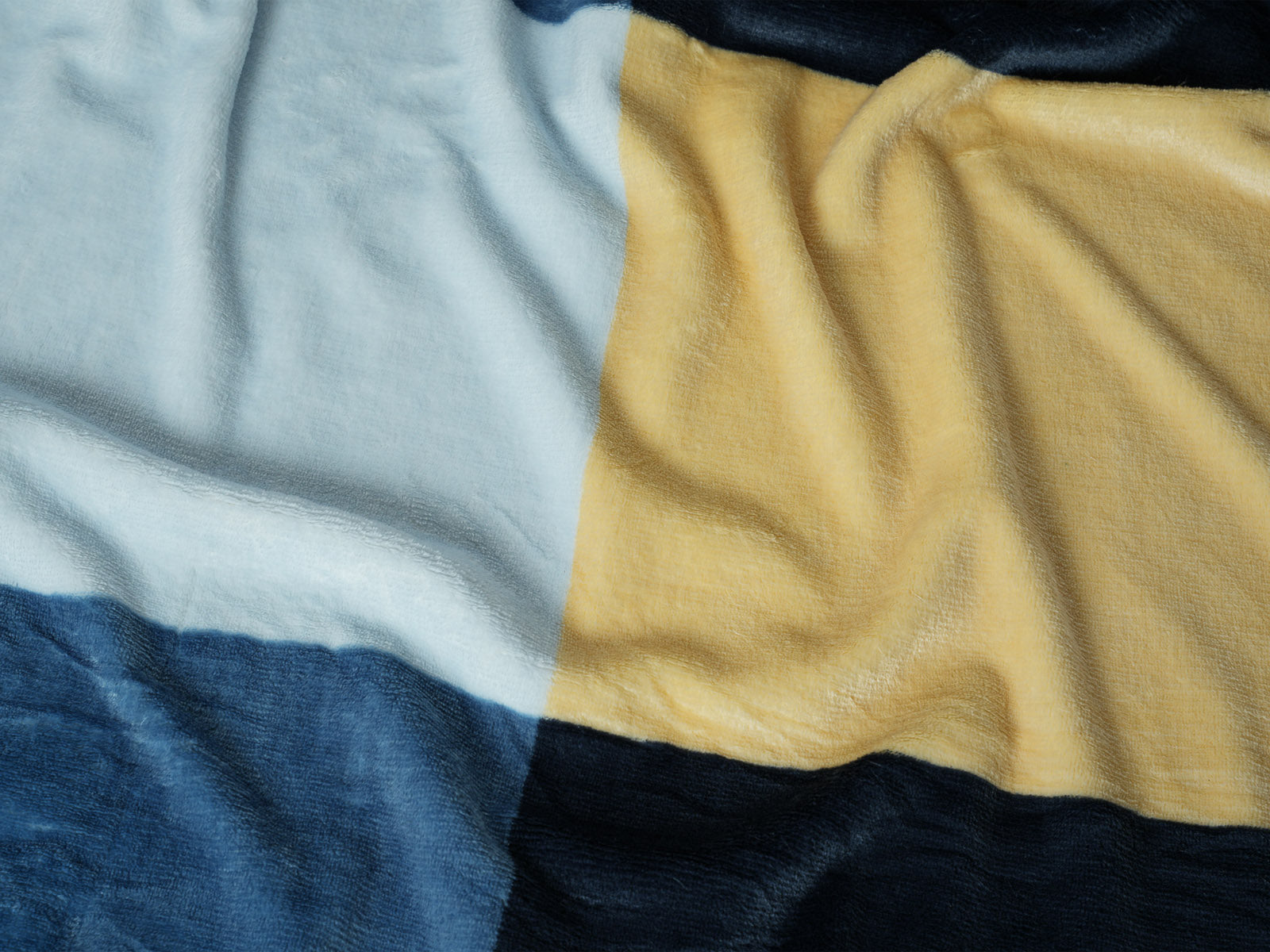 Cobija Glam Microfleece King #Color_AzulAmarilloCuadros