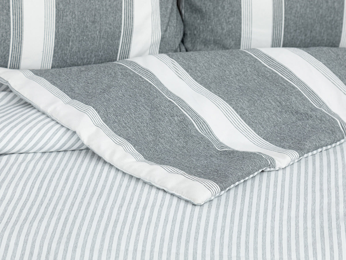 Cubrecama Meridian Luxury #Color_GrisCrudoRayas